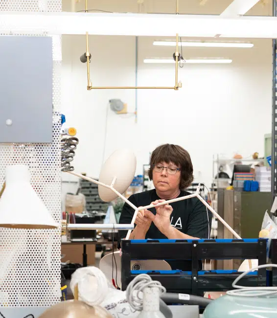 Entreprise certifiée «Les Produits du Québec» – Luminaire Authentik: Fabricant de Luminaires Sur Mesure